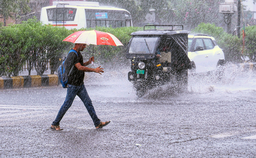 heavyrainsdisruptlifeinmadhyapradesh