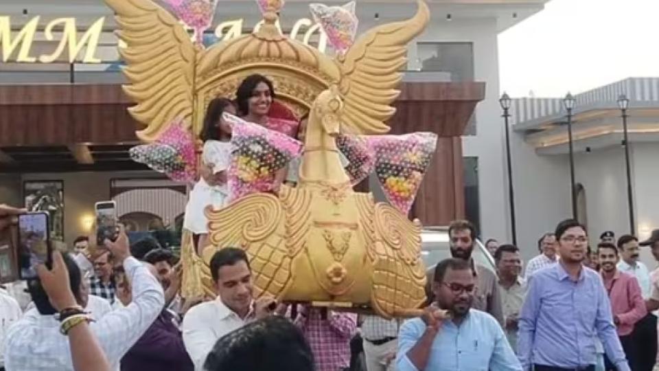 IAS officer Sanskriti Jain gets royal farewell in Madhya Pradesh
