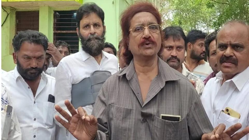 Burglar Strikes Andhra Former Minister Eshwar Kumar