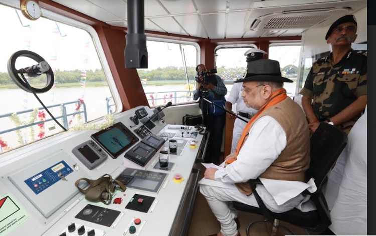 homeministeramitshahinauguratesthreefloatingborderoutpostsonindobangladeshborder
