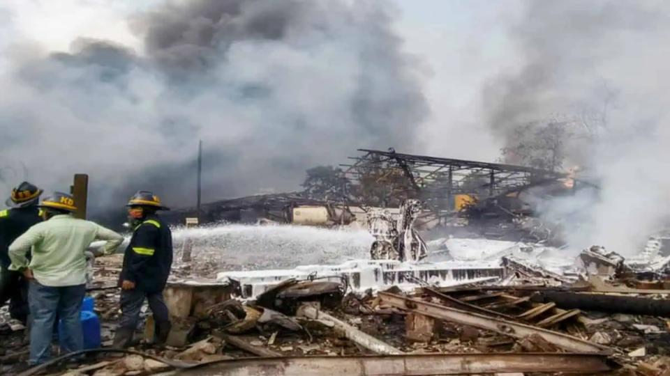 6killedaftertripleexplosionsandfireatthanechemicalfactory