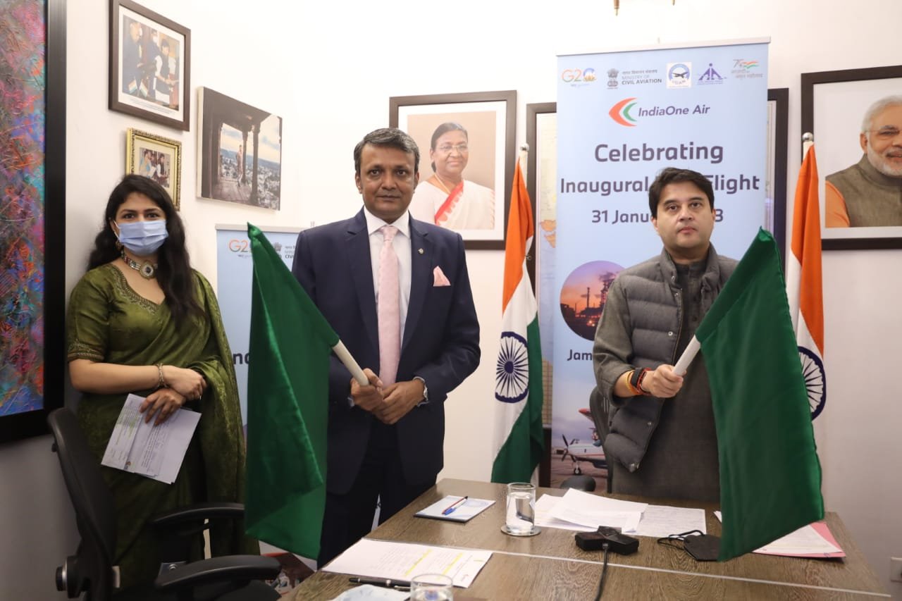 civilaviationministerjyotiradityascindiainauguratesflightconnectingbhubaneswarkolkataandjamshedpur