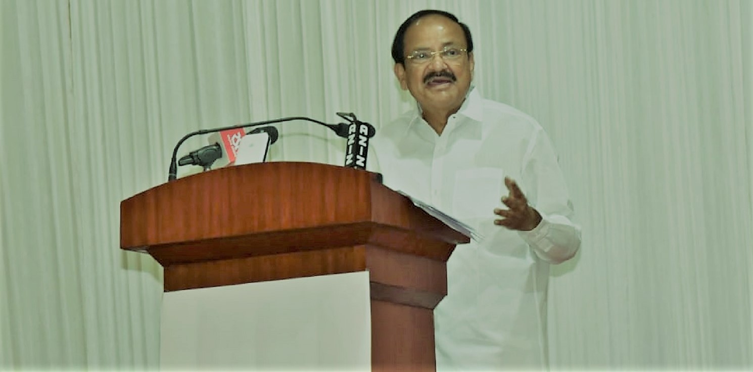 officeofgovernorneitherornamentalnorpoliticalposition:venkaiahnaidu