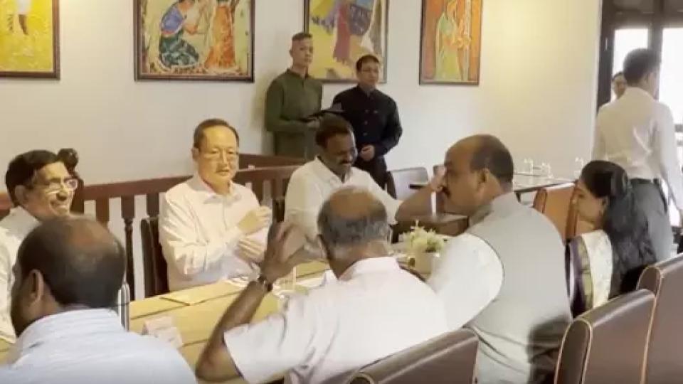 andhradelegationmeetssingaporehomeministershanmugam