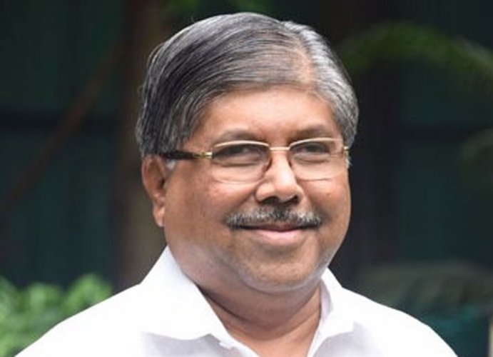 maharashtrabjpchiefsaysstablegovtwillsoonbeformedinstate