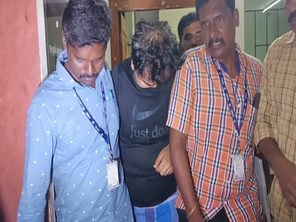 tamilnadupolicearrestedofficerforacceptingbribeofrs20lakh