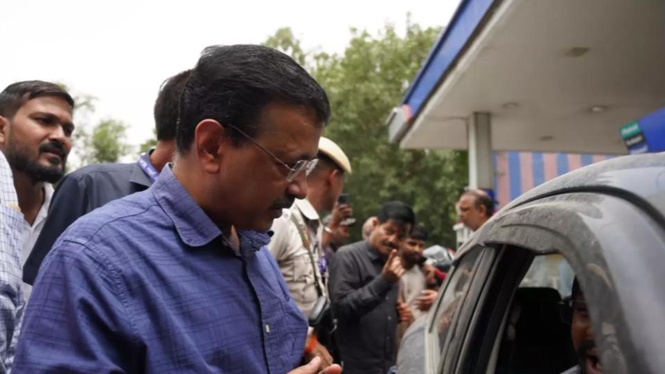 Kejriwal Reaches Petrol Pump, Terms Govt E20 Claims ‘White Lies’