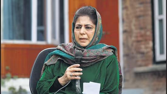kashmirmartyrsday:mehboobaotherpoliticiansclaimtheyareunderhousearrest