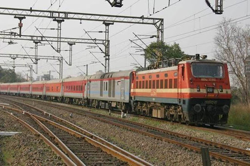 southcentralrailwayissuesadvisorytopassengerstoplanjourneysinviewofcyclonicweatherconditionsinapandtn