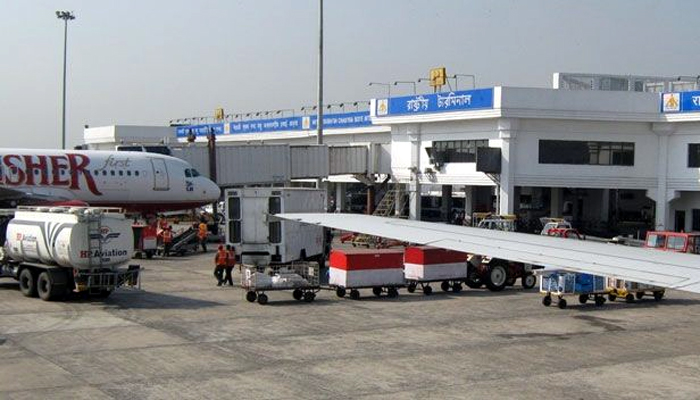 tankeroverturnsatkolkataairporttwoinjured