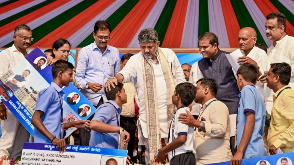 DK Shivakumar Makes Surprise Visit to Kanakapura Hostel