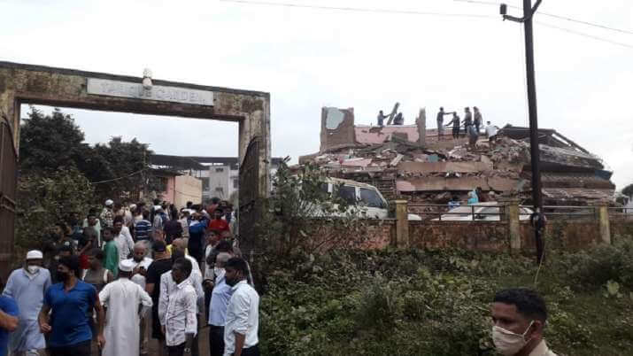 atleast7080peopletrappedafter5storeybuildingcollapsesinraigadmaharashtra