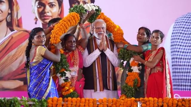 pmmoditakespartinwomensmeetatthrissurinkerala