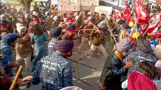 Punjab Police lathi-charges farmers, farm labourers protesting outside CM