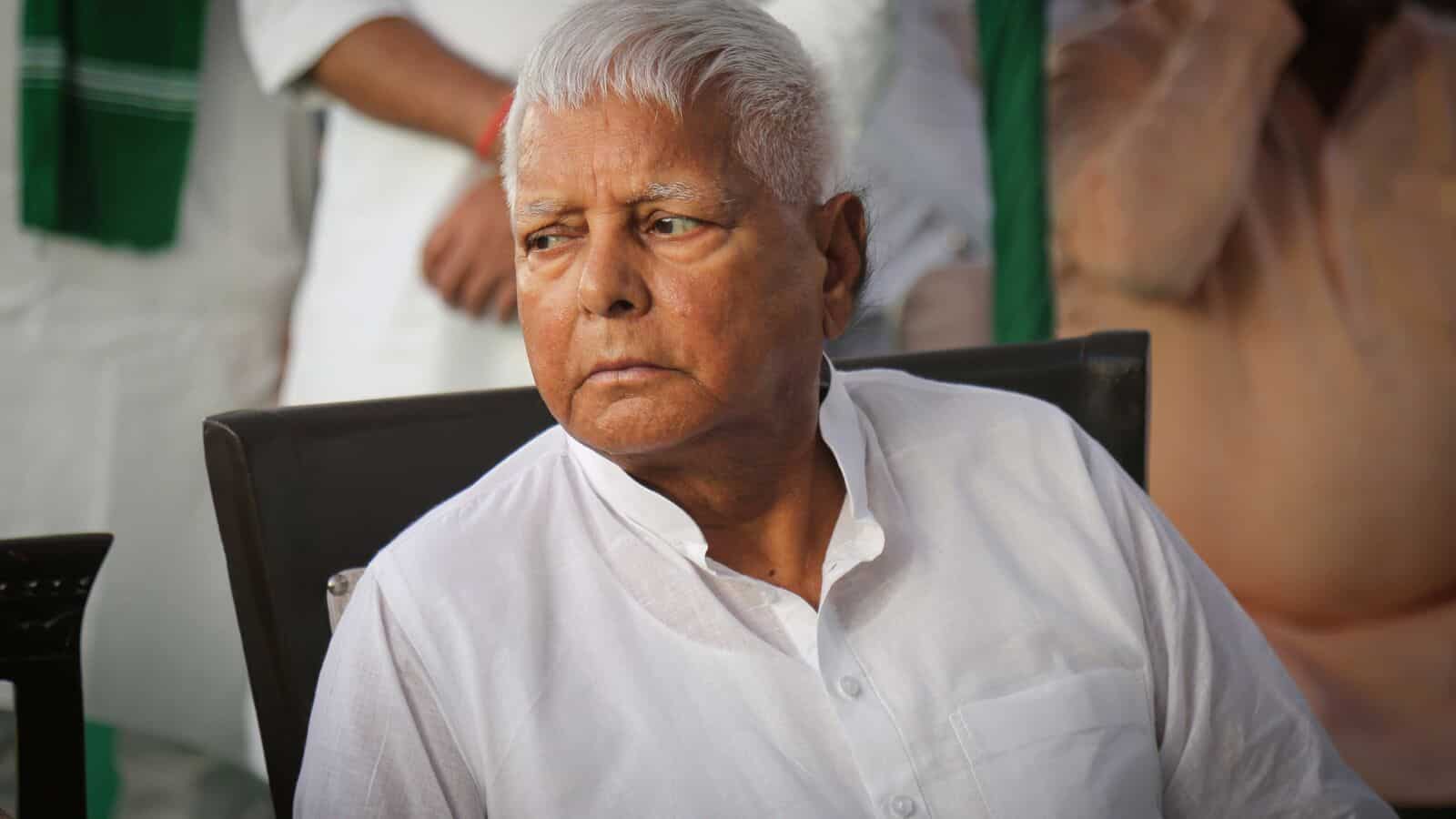landforjobscam:cbifileschargesheetagainstlaluprasad