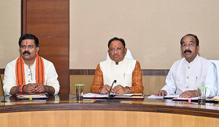 chhattisgarhcabinetclears18lakhhousesforpoor