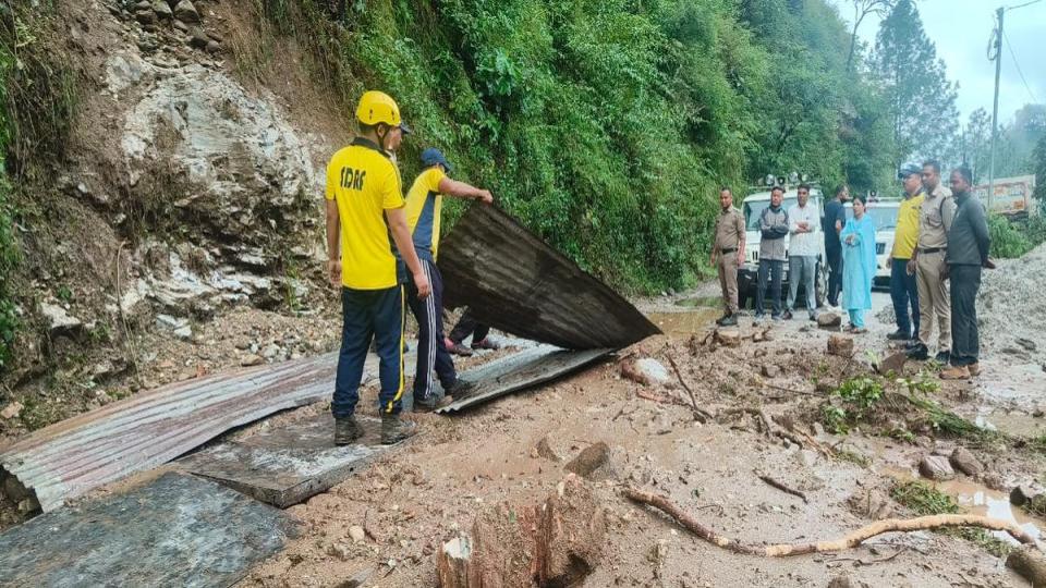 Ten people missing after landslide, flooding in Uttarkhand