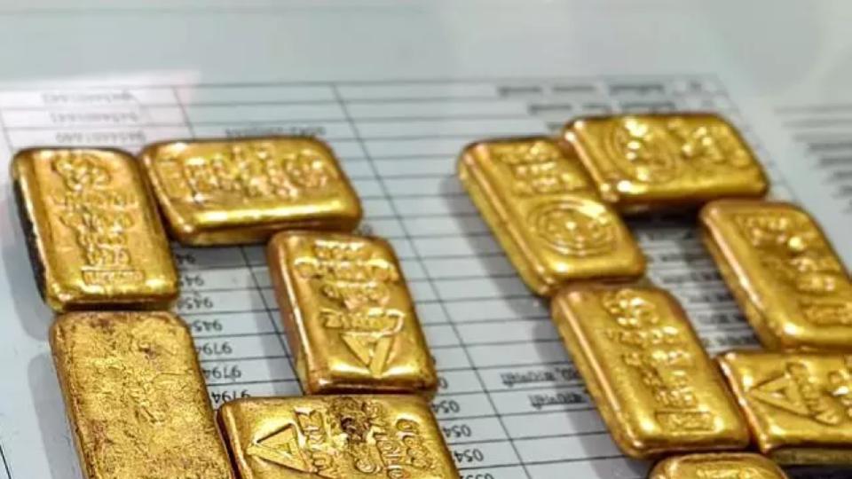 Woman held with Rs 25 crore gold near India-Bangladesh border