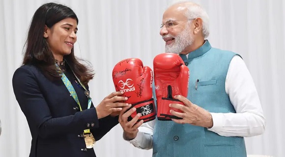 cwg2022goldmedallistnikhatzareengiftspmmodiboxinggloves