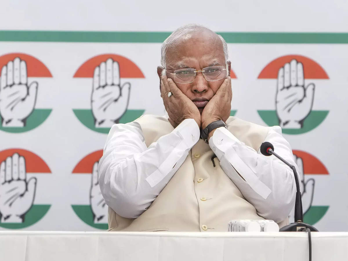 BJP struggling to reach 200 seats in LS polls: Kharge