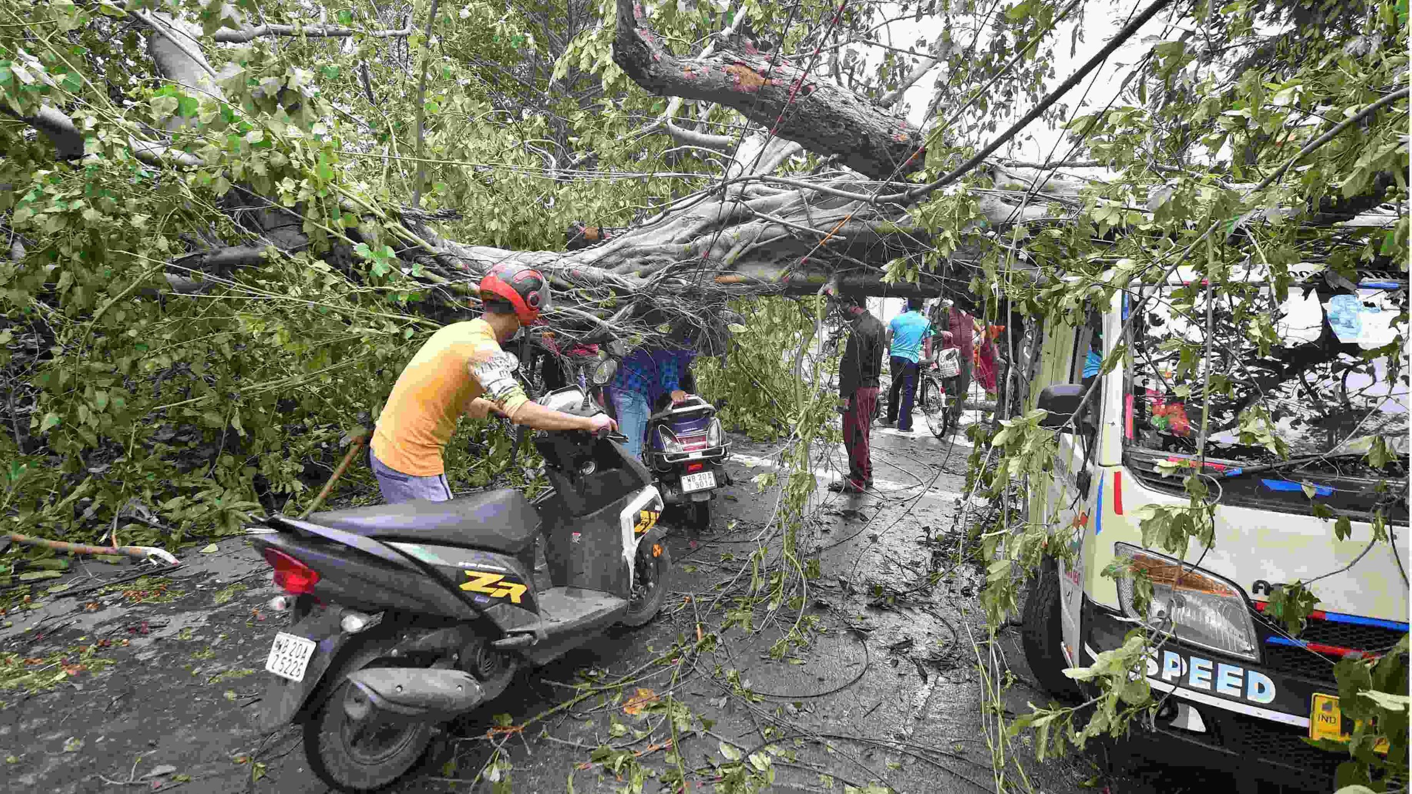 centralteamtovisitcycloneamphanaffectedareasofwestbengaltoday