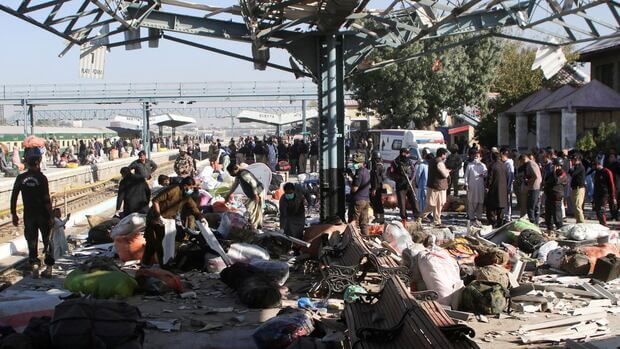 11 killed in suicide bombing at political rally in Pakistan