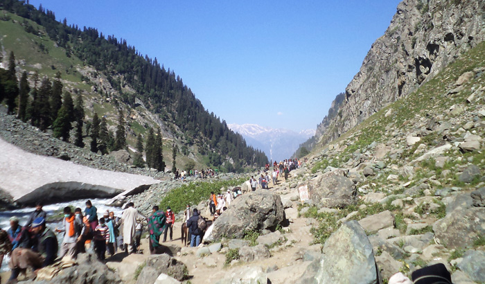 28thbatchofpilgrimsleavesforholycaveshrineofshriamarnathjifrombhagwatinagaryatriniwasjammu