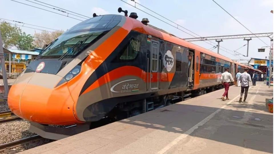 Four Killed After Being Hit By Vande Bharat Express In Bihar