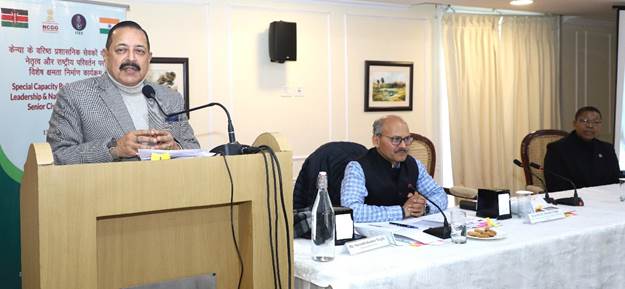 unionministerjitendrasinghinteractswithseniorkenyancivilservants