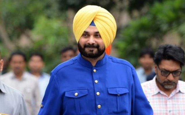 electioncampaigningtakesatoll;navjotsinghsidhudamagesvocalcordsputonsteroids