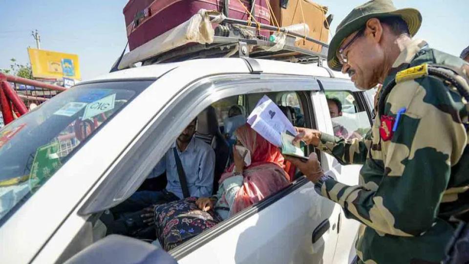 111pakisitaninationalsinpuneaskedtoleaveindiain2days