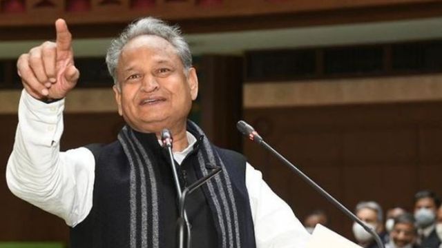 soniagandhimakentodecideonrajasthancm:gehlot