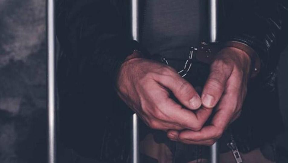 noidamanbitesoffwifesfingerindrunkenragearrested