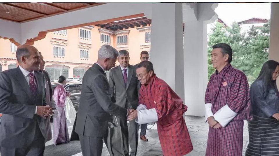 Jaishankar receives warm welcome from Bhutan’s Finance Minister