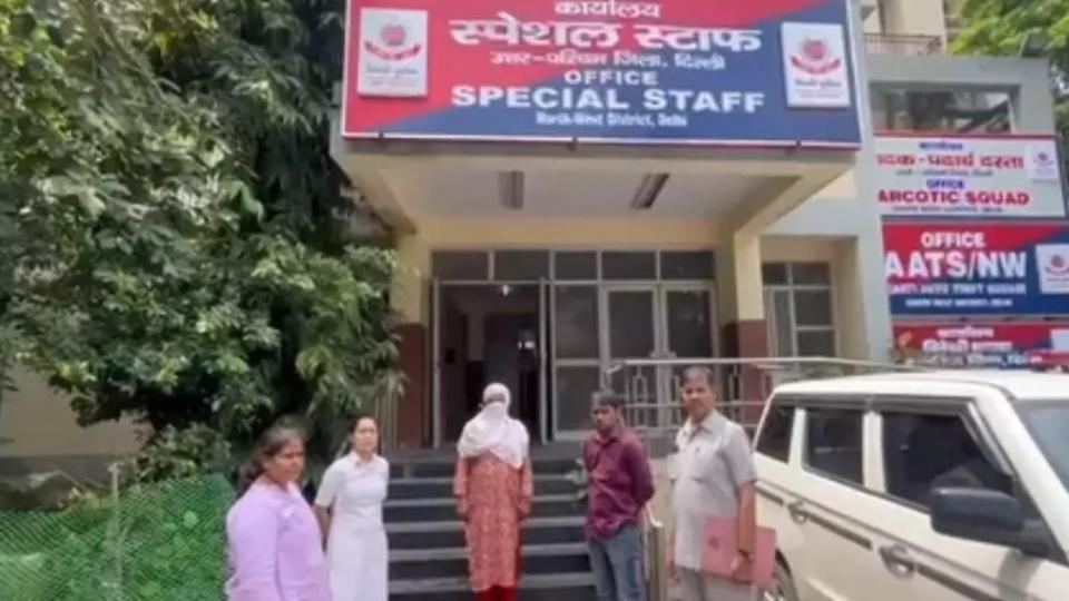 Delhi Police nab 10 Bangladeshi transgender living illegally in city