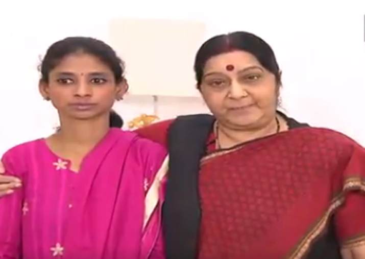 sushmaswarajannouncesrewardofrs1lakhforhelpinggeetaunitewithparents