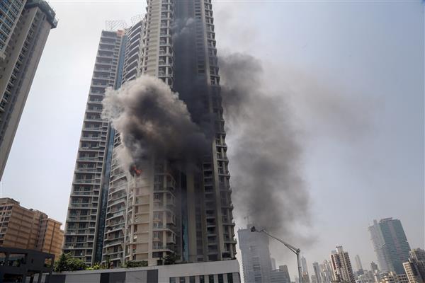 copsregisterfirinmumbairesidentialbuildingblaze