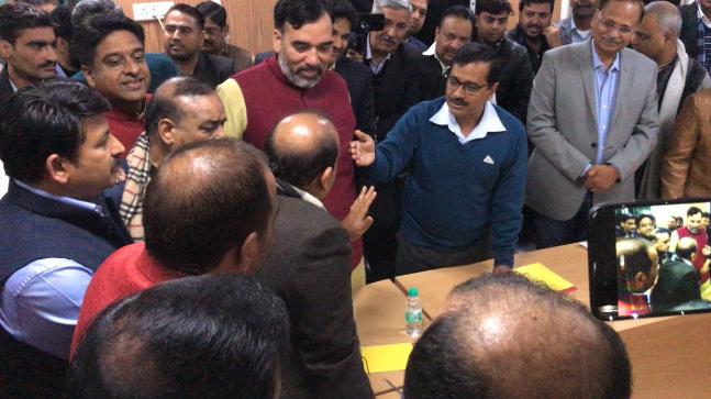 arvindkejriwalbjpmeetonsealingendsinchaos