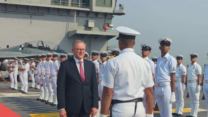 australianpmanthonyalbanesegoesonboardinsvikrantreceivesguardofhonour