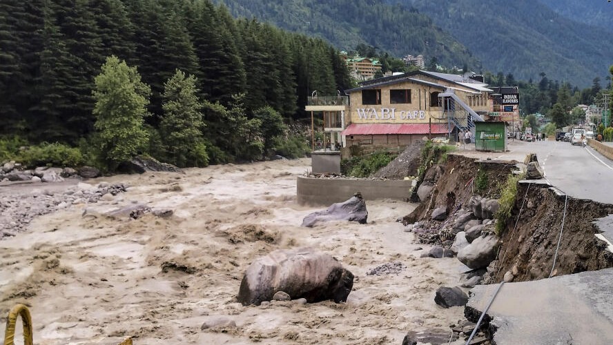 IMD predicts heavy rainfall in Himachal over next 24 hrs