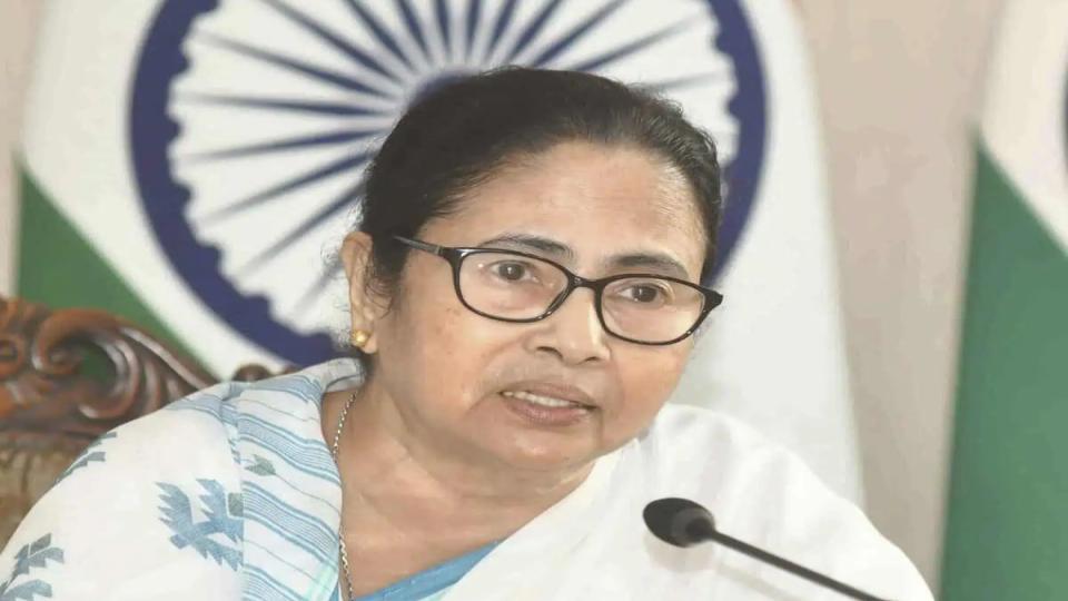 complaintfiledagainstmamatabanerjeefor‘threatening’lop