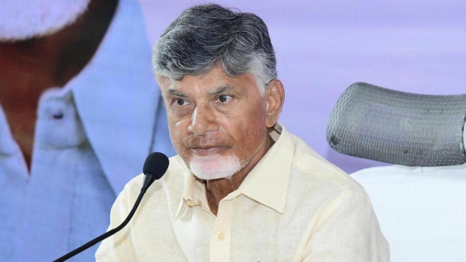 andhrapradeshcminvitesindustrialiststoinvestinstate