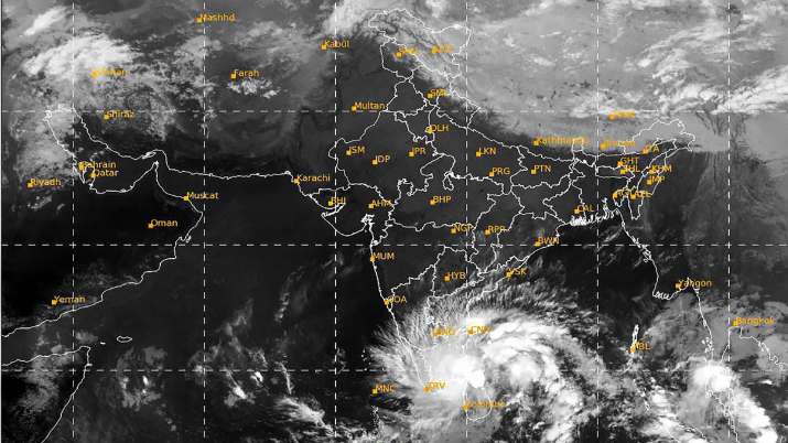 cycloneburevi:pmmodispeakstocmsoftamilnaduandkeralaassuresallpossiblesupport