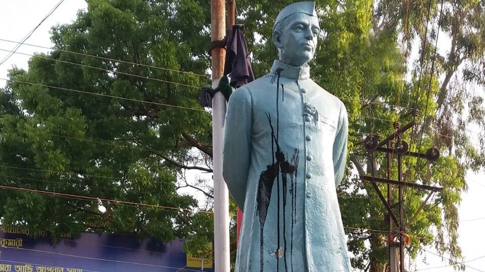 jawaharlalnehrusstatuedefacedwithinkinwestbengalsburdwan