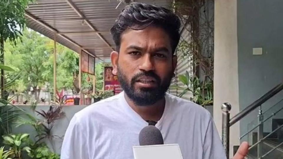 Students in Latur accuse Dipke of abandoning NEET issue