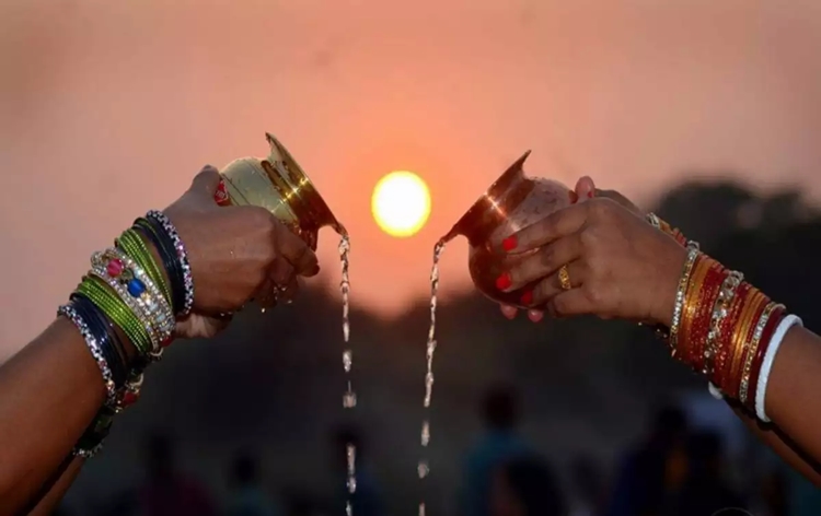chhathpujabeingcelebratedindifferentpartsofcountrywithreligiousfervour