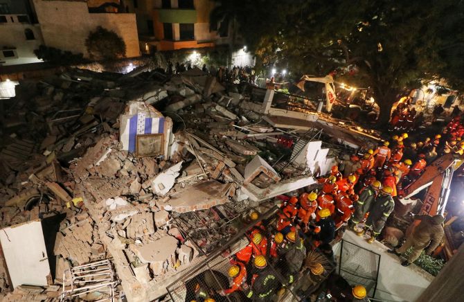 residentialbuildingcollapsesinlucknow;9peoplerescuedsofar