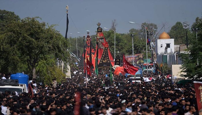 ashooraemuharrambeingobservedwithduereverencesolemnityacrosscountry