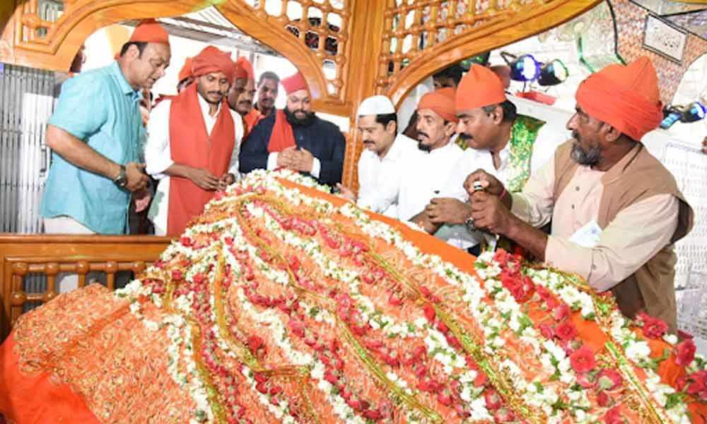 apchiefministervisitskadapaameenpeerdargah