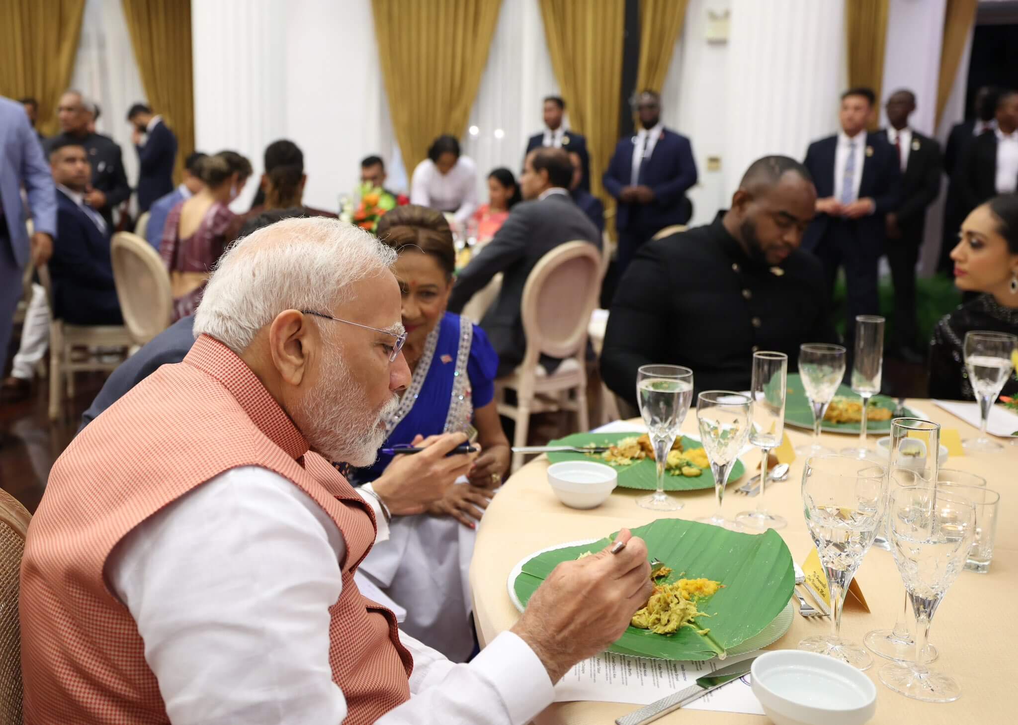 PM Modi served food on Sohari leaf at dinner during Trinidad and Tobago visit